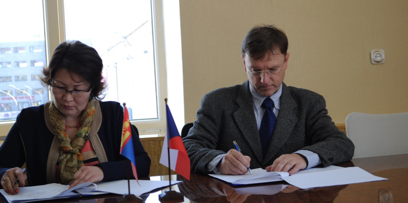 Монгол, чехийн геологийн салбарт хамтран ажиллах гэрээнд гарын үсэг зурах ёслол болов