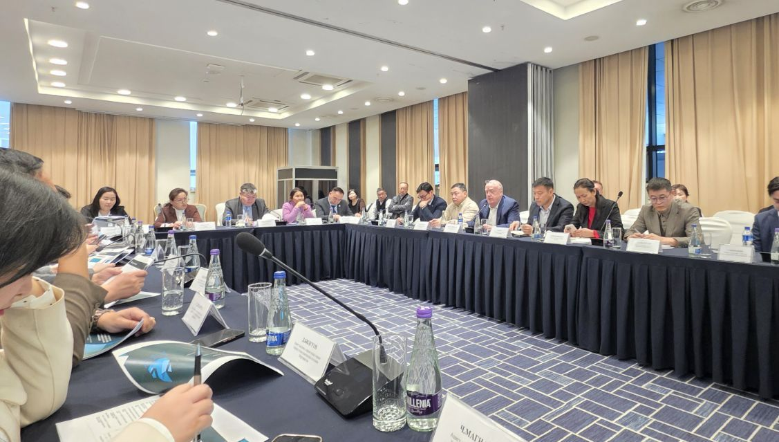 Жилийн ажлын уулзалтууд зохион байгуулагдаж байна